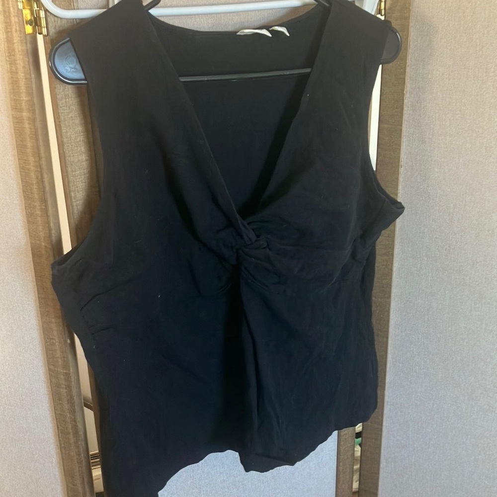 FINAL MARKDOWN Cato Black Sleeveless knot Front Tank Top 18/20w